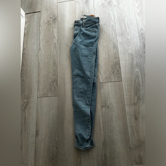 ❌SOLD NWOT Levi’s jean - Picture 5 of 8